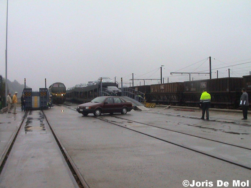 Lossen van de auto's.